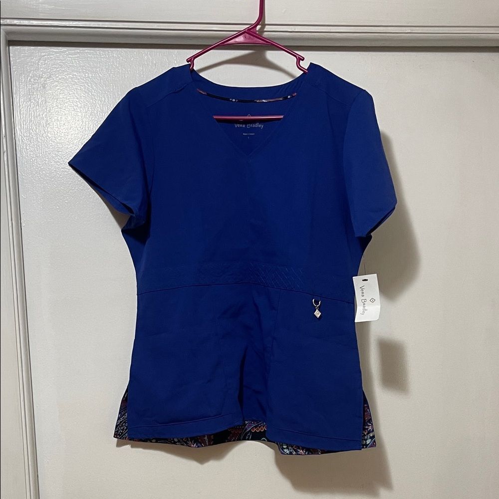 Vera Bradley Women's Royal Blue Short Sleeve scrub, top size small  and NWT